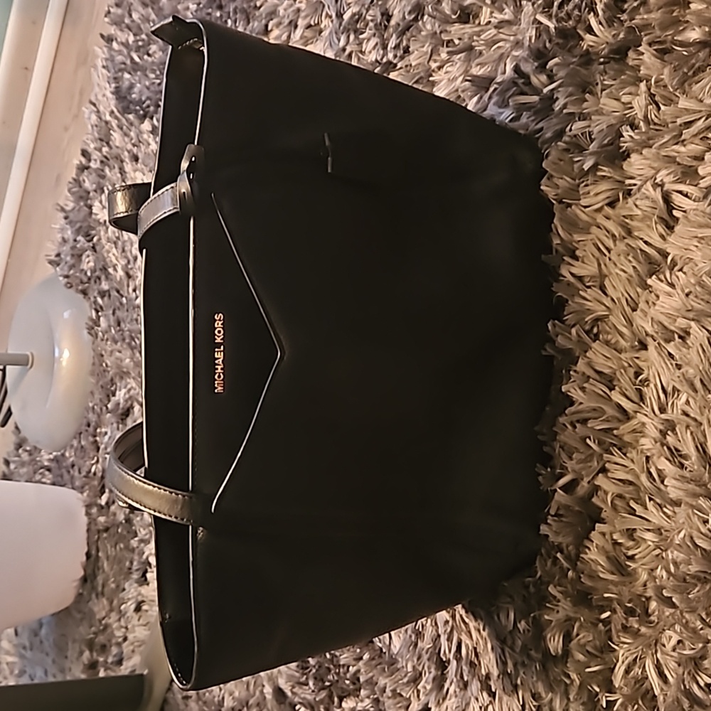Black leather Michael Kors purse